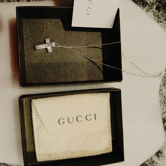 Made In Italy, GUCCI Sterling Silver Cross Necklace with pouch and box - UNISEX - Picture 3 of 16